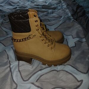 Juicy Couture Tan and Brown Lace Up Boots
